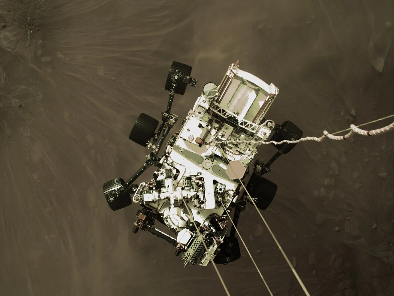 Mars Perseverance Gezgini ve Jezero Krateri Antik Nehir Deltası Jeokimyasal İncelemesi - Perseverance Landing Skycrane
